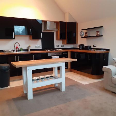 חלנדודנו Modern 2Nd Floor 1 Bed Apartment In The Heart Of מראה חיצוני תמונה